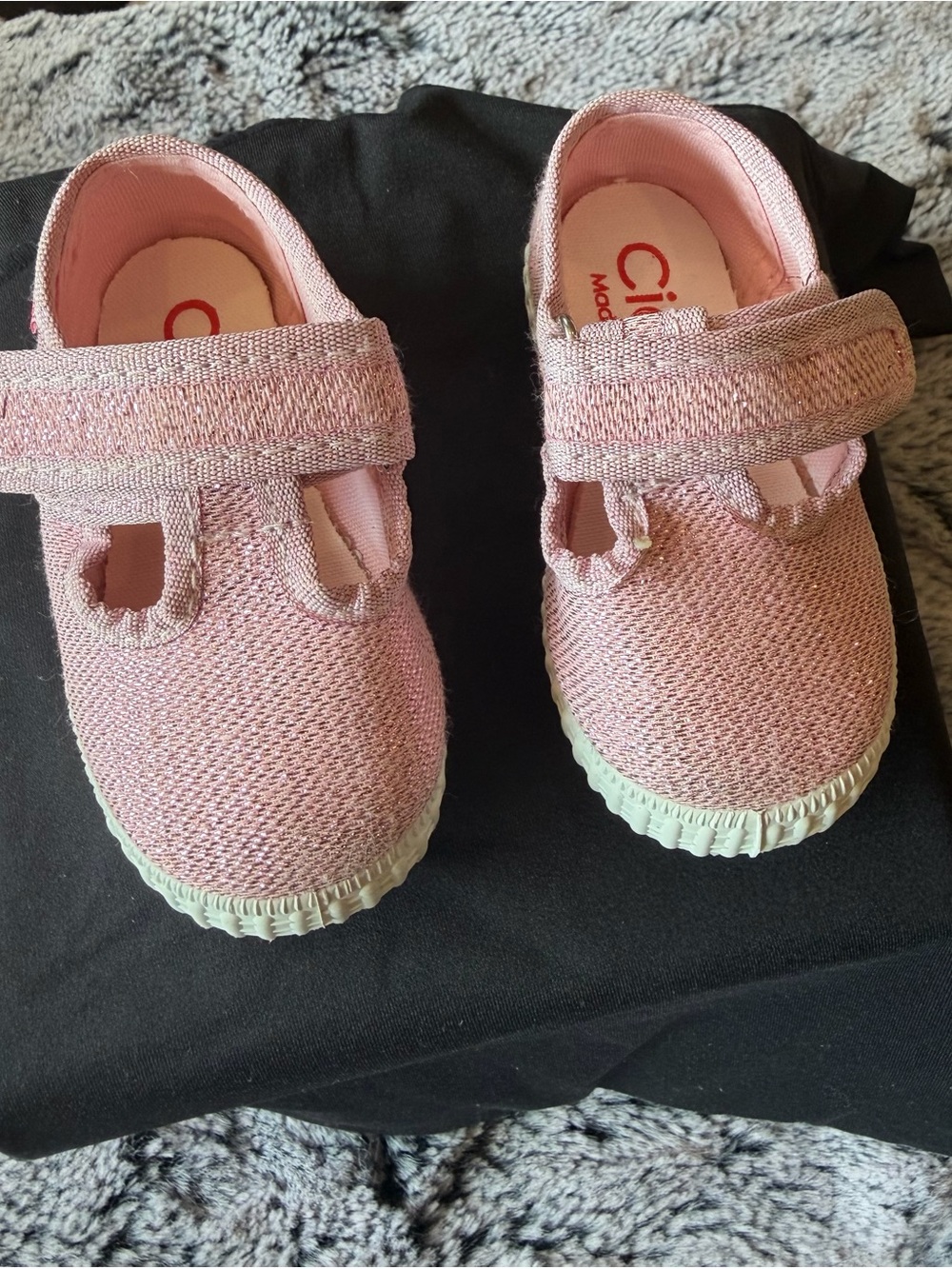Cienta Pink Knit Mary Jane Baby Walker Shoes NWOT (comes in box)